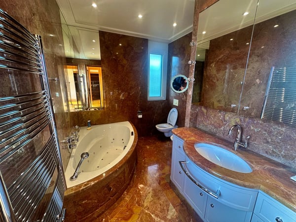 Splendido attico di 1.5 locali con vista panoramica a Lugano 9