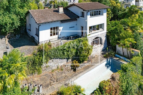 Villa in posizione privilegiata ad Ascona con vista sul lago 1