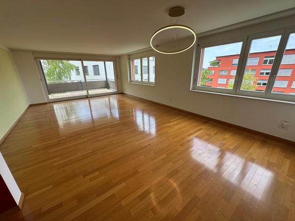 Moderne 4.5-Zimmerwohnung mit grosser Terrasse und Weitsicht in Oberwil bei Zug 6