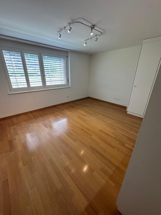 Moderne 4.5-Zimmerwohnung mit grosser Terrasse und Weitsicht in Oberwil bei Zug 11