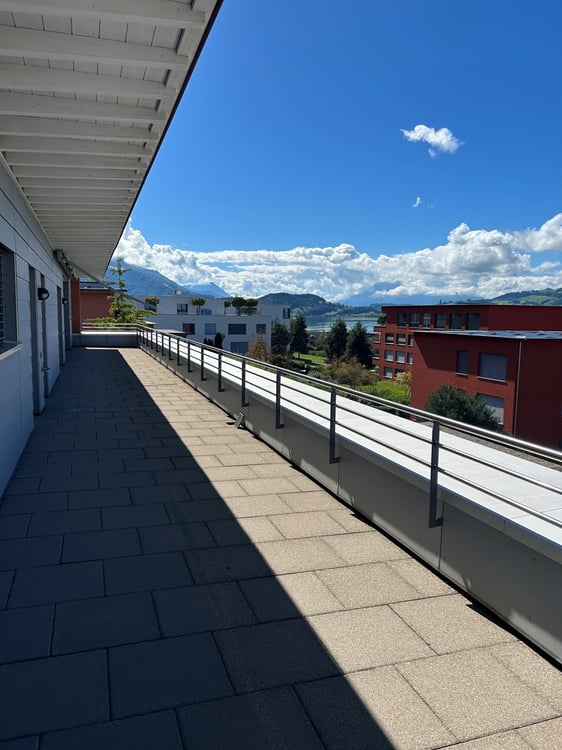 Wohnen auf höchstem Niveau – exklusive 6-Zimmer-Attikawohnung in Oberwil bei Zug