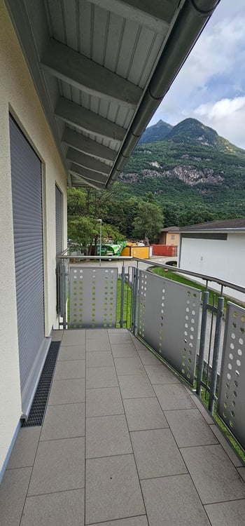 Casa unifamiliare moderna con vista panoramica a Lodrino 8