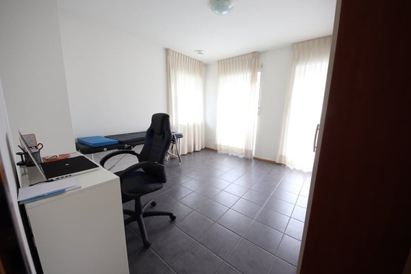 Casa unifamiliare moderna con vista panoramica a Lodrino 17