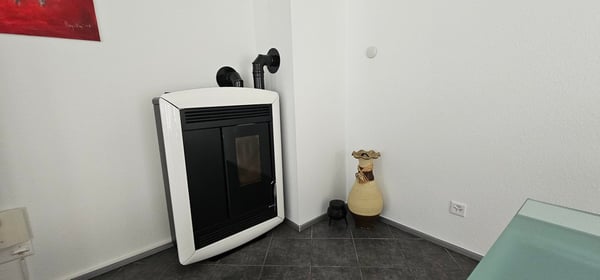 Casa unifamiliare moderna con vista panoramica a Lodrino 24