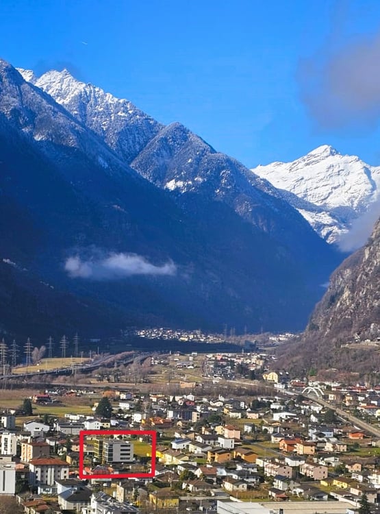 Spazioso attico di 1.5 locali con vista panoramica a Biasca 3