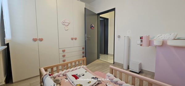 Elegante appartamento 5.5 locali con grandi spazi e zona tranquilla. 16