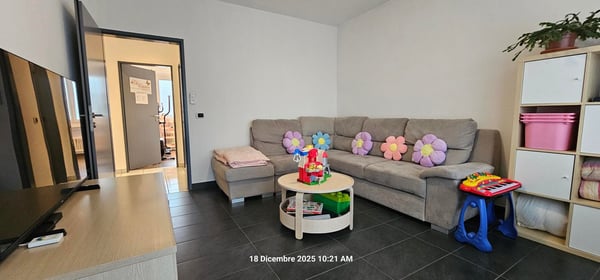 Elegante appartamento 5.5 locali con grandi spazi e zona tranquilla. 11