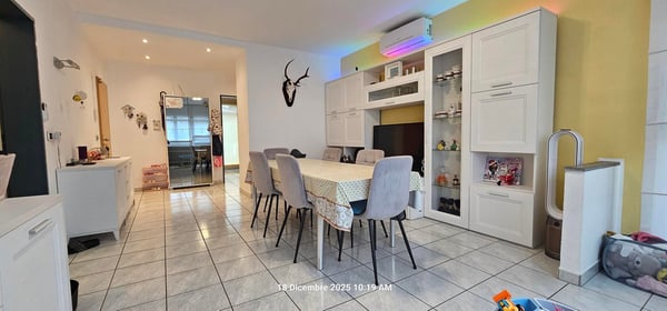 Elegante appartamento 5.5 locali con grandi spazi e zona tranquilla. 1