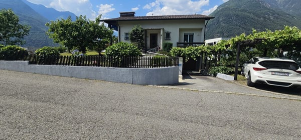 Incantevole casa unifamiliare a due piani ad Arbedo-Castione – disponibile subito 6
