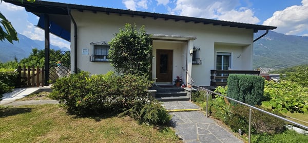 Incantevole casa unifamiliare a due piani ad Arbedo-Castione – disponibile subito 4