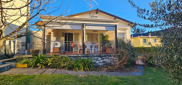 Casa unifamiliare di charme a Bedano – 4 locali con garage e balcone loc 1