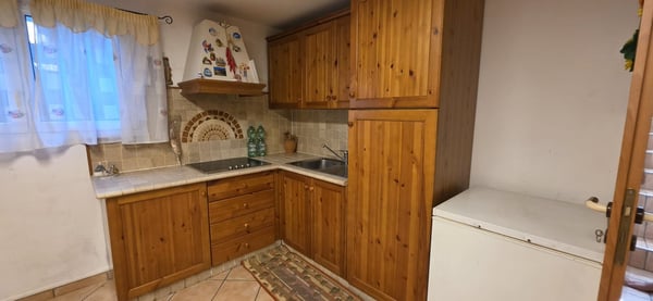 Elegante abitazione con ampio giardino, garage e caratteristico grottino 19