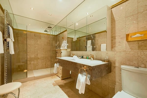 Elegante Belle-Époque-Residenz mit Balkon und Seeblick 7