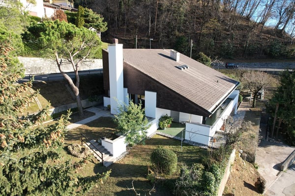 Villa con terreno edificabile
