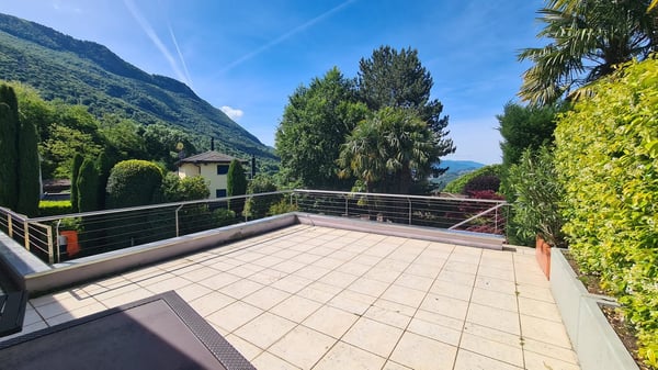 Villa Luganese: Un’oasi di rara eleganza e assoluta riservatezza a pochi minuti da Lugano 9