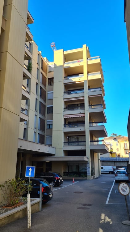 Posto auto esterno in viale Cattaneo 23 2