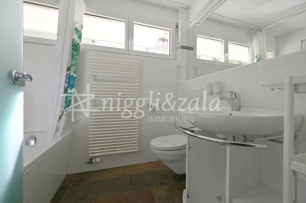 Zeitgemässes Wohnen mit separatem Studio in naturnaher Lage 8