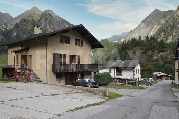 Casa con tre appartamenti 4