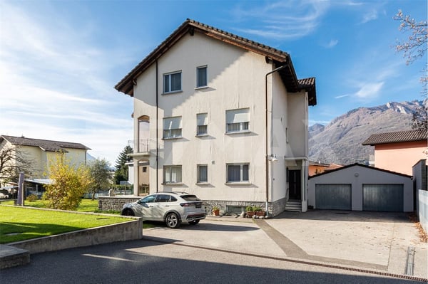 Casa con giardino e garage 12