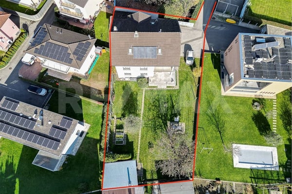 Casa con giardino e garage 13