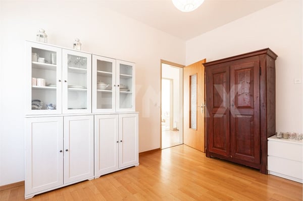 Casa con giardino e garage 5