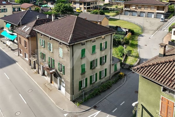 Casa plurifamiliare con grande potenziale di ristrutturazione