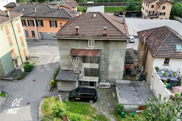Casa plurifamiliare con grande potenziale di ristrutturazione 3