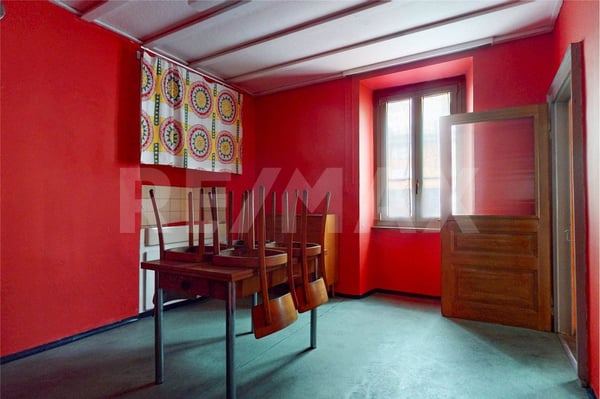 Casa plurifamiliare con grande potenziale di ristrutturazione 4