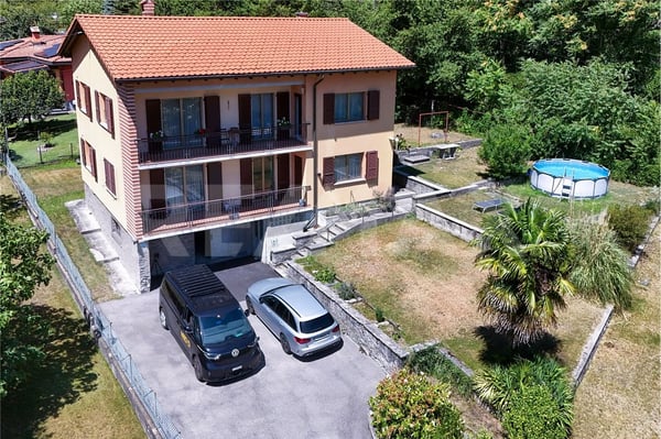 Casa con 2 appartamenti indipendenti e giardino 3