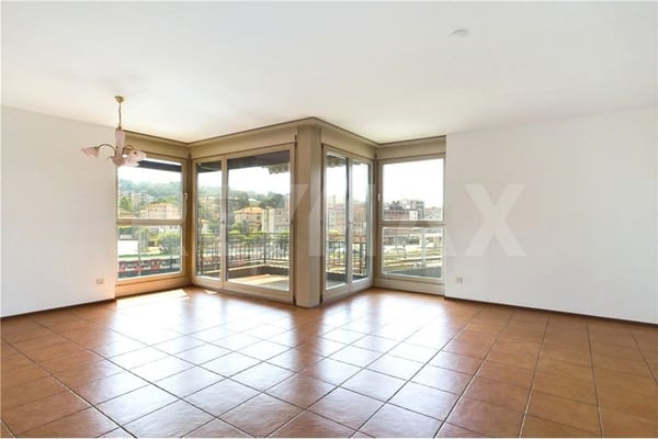 Luminoso 1.5 locali con balconi e parcheggio 2