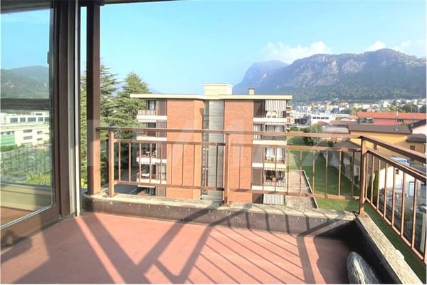 Luminoso 1.5 locali con balconi e parcheggio 3