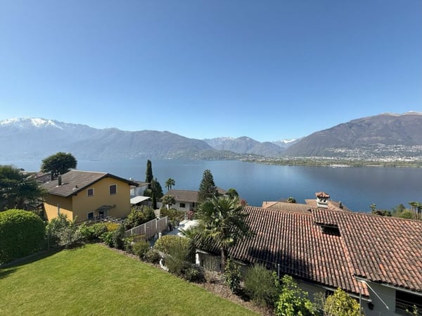 Komplett renoviertes Haus mit Panorama-Seesicht 6