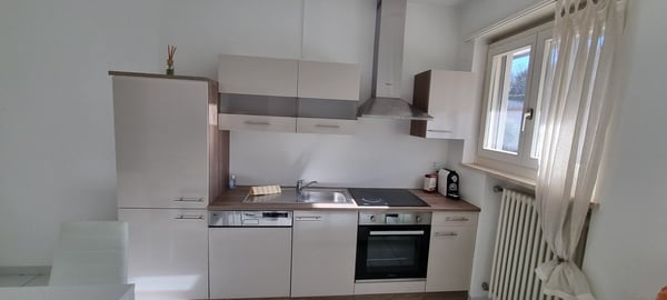 Schöne 1 Zi-Wohnung mit Terrasse, 2