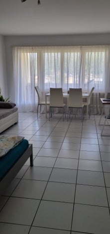 Schöne 2.5 Zi-Wohnung mit Terrasse 2