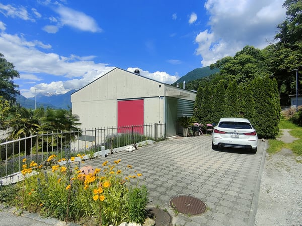 Meravigliosa villa immersa nel verde nella collina di Giubiasco in località Lôro 3