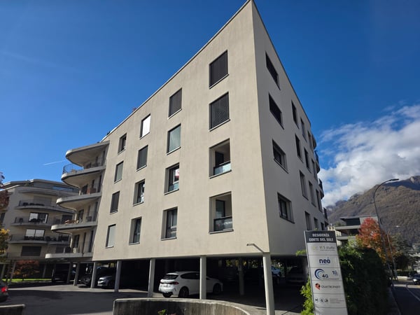 Büro mit 4 Räumen und Sanitäreinrichtungen in Giubiasco 1