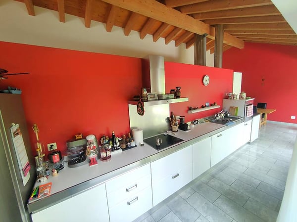 Meravigliosa villa immersa nel verde a Giubiasco (Lôro) 5