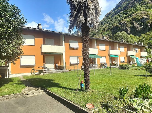 Casa monofamiliare a schiera di prima testa a Biasca 1