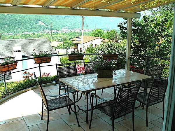 Casa unifamiliare in zona residenziale tranquilla a Claro 7