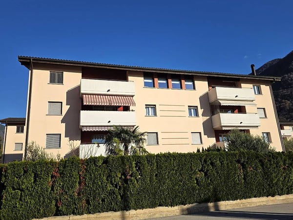 Magnifico attico 5.5 locali a Castione 1