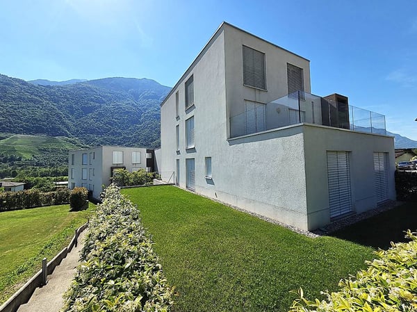 Splendido 4.5 locali con giardino a Claro 7