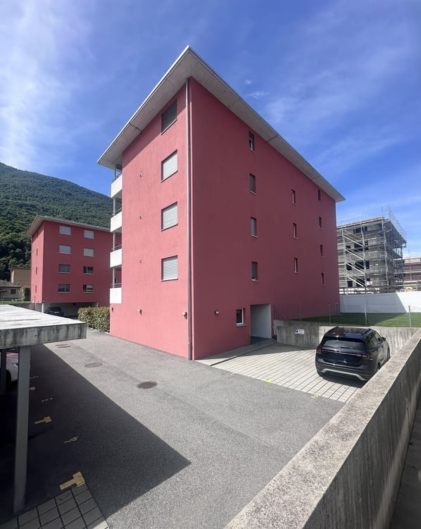 Moderno appartamento 2.5 locali con balcone a Cadenazzo 2
