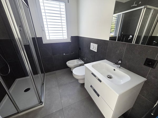 Modernes 3.5-Zimmer-Apartment in Claro 7