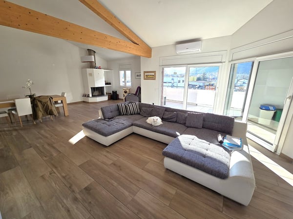 Splendido attico di 5.5 locali con piscina ad Arbedo-Castione 7