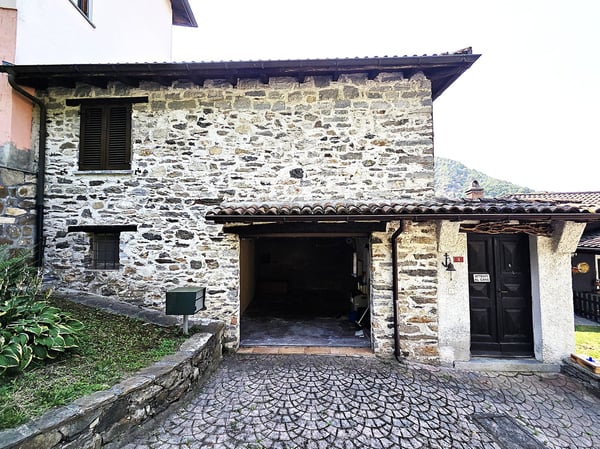 Incantevole casa di 6.5 locali + rustico a Pianezzo 17