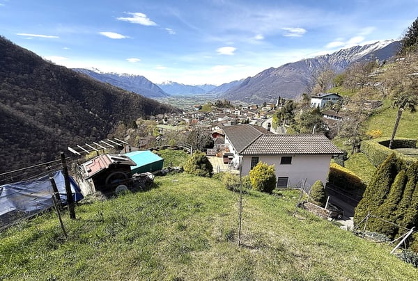 Incantevole casa di 6.5 locali + rustico a Pianezzo