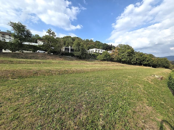 Terreno edificabile in zona residenziale estensiva ad Arzo 2