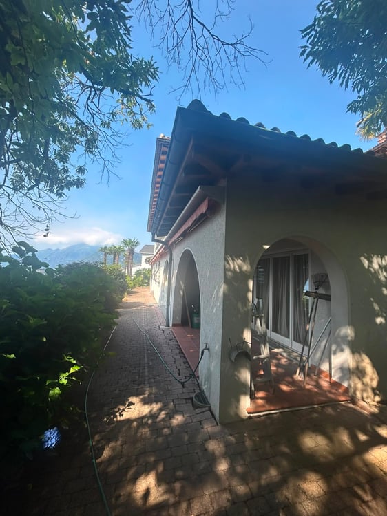 Incantevole casa unifamiliare ad Orselina con piscina e vista panoramica 4