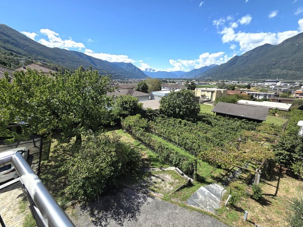 Palazzina con 4 appartamenti + casetta da riattare 11