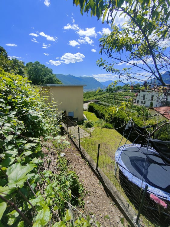 Casa unifamiliare con giardino, in collina a Giubiasco 5